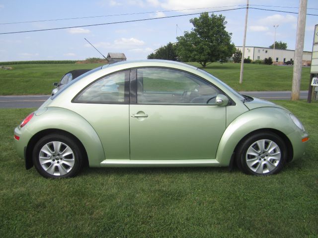 Volkswagen New Beetle 2009 photo 2