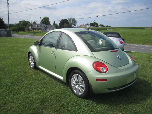 Volkswagen New Beetle 2009 photo 4