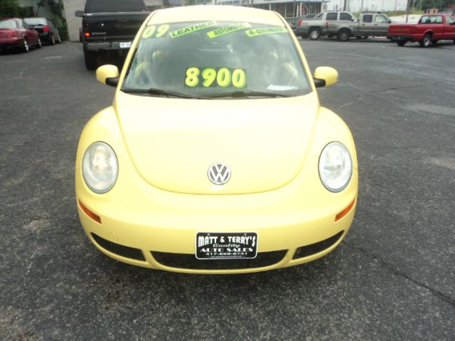 Volkswagen New Beetle 2009 photo 2