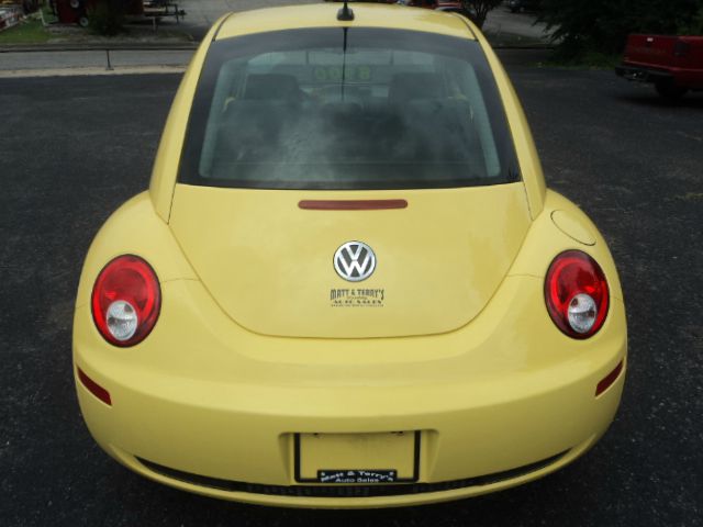 Volkswagen New Beetle 2009 photo 4