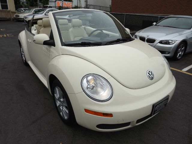 Volkswagen New Beetle 2003 Toyota Sport Convertible