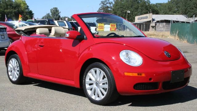 Volkswagen New Beetle 2009 photo 1