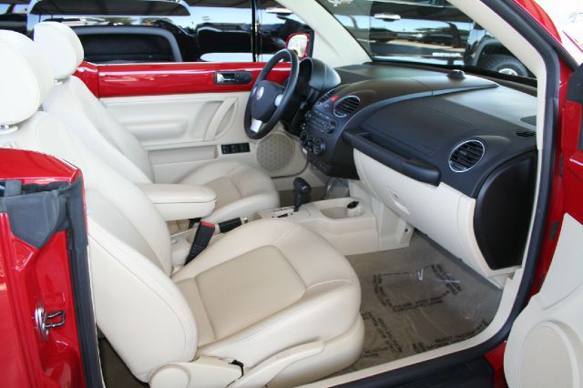 Volkswagen New Beetle 2009 photo 3