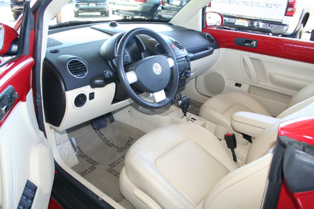 Volkswagen New Beetle 2009 photo 4