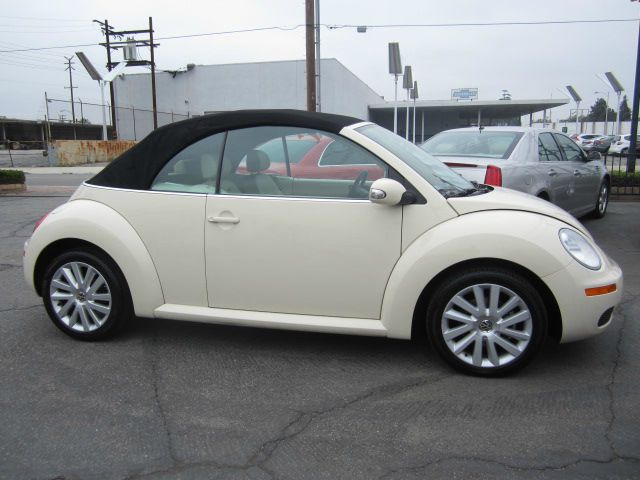 Volkswagen New Beetle 3.5L R350 AWD Convertible