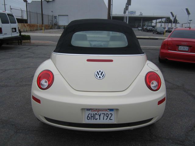 Volkswagen New Beetle 2009 photo 3