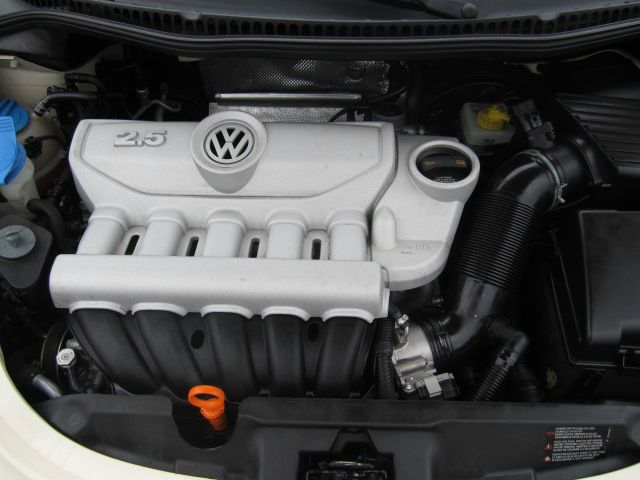 Volkswagen New Beetle 2009 photo 4
