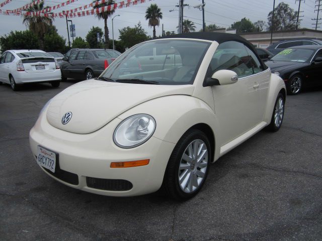 Volkswagen New Beetle 2009 photo 9