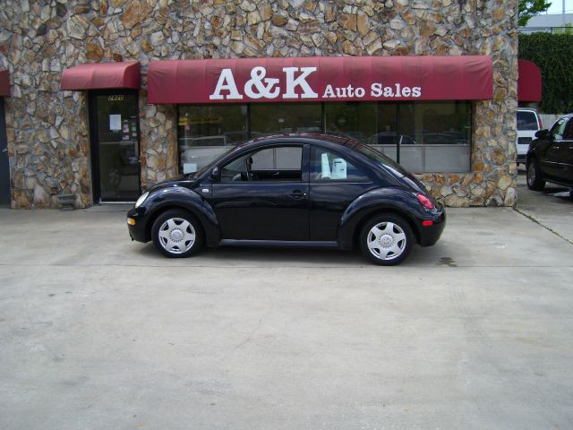 Volkswagen New Beetle 2009 photo 0