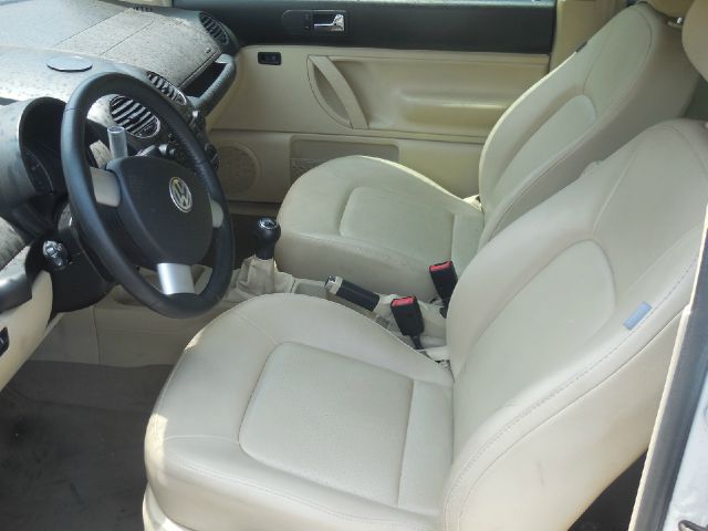 Volkswagen New Beetle 2009 photo 3