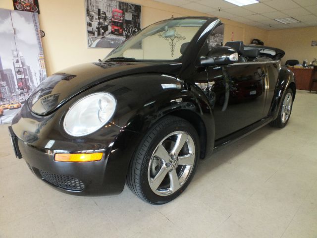Volkswagen New Beetle 2009 photo 1