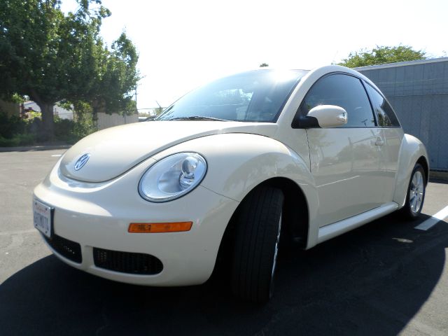 Volkswagen New Beetle 2009 photo 3