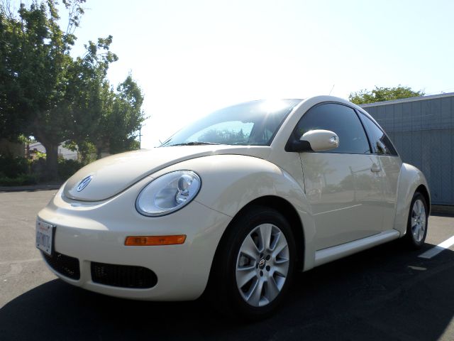 Volkswagen New Beetle 2009 photo 4