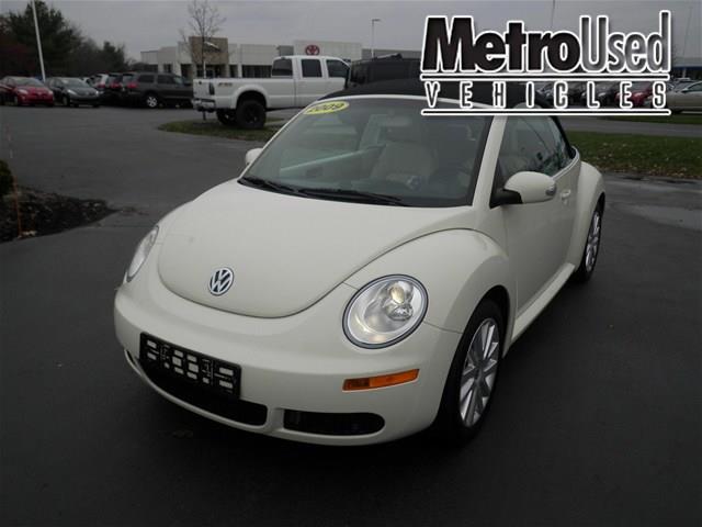 Volkswagen New Beetle 2009 photo 1