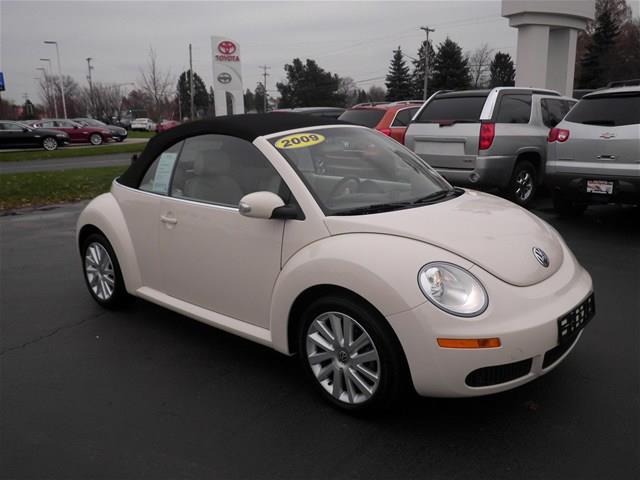 Volkswagen New Beetle 2009 photo 3