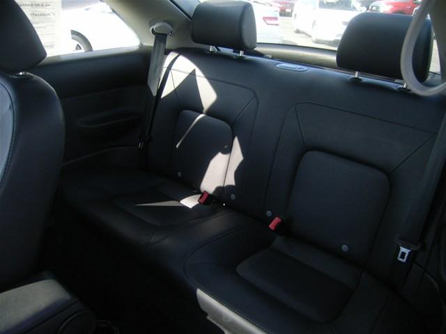 Volkswagen New Beetle 2009 photo 4