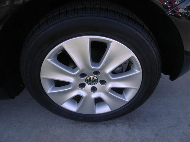 Volkswagen New Beetle 2009 photo 5
