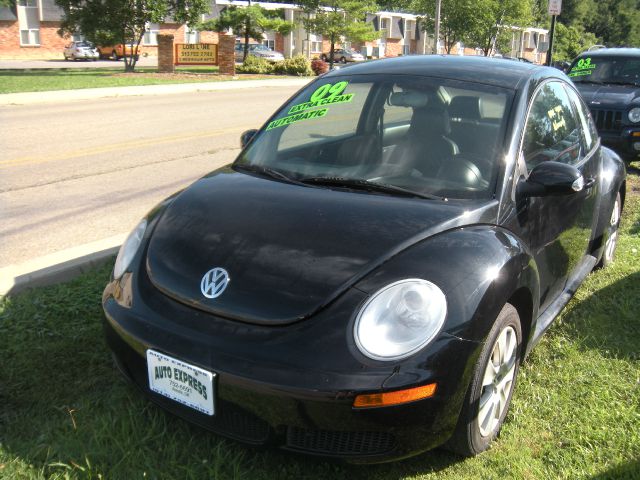 Volkswagen New Beetle 2009 photo 1