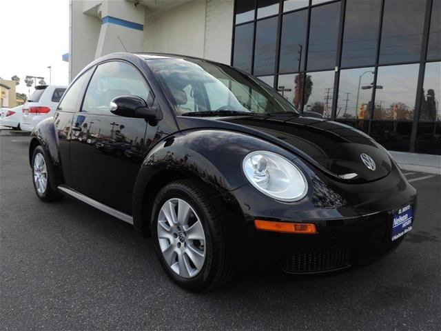 Volkswagen New Beetle 2009 photo 2