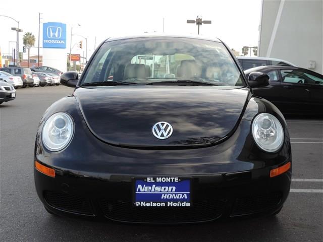 Volkswagen New Beetle 2009 photo 3