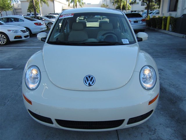 Volkswagen New Beetle 2010 photo 4