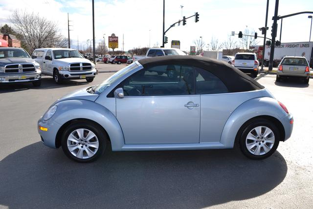 Volkswagen New Beetle 2010 photo 4