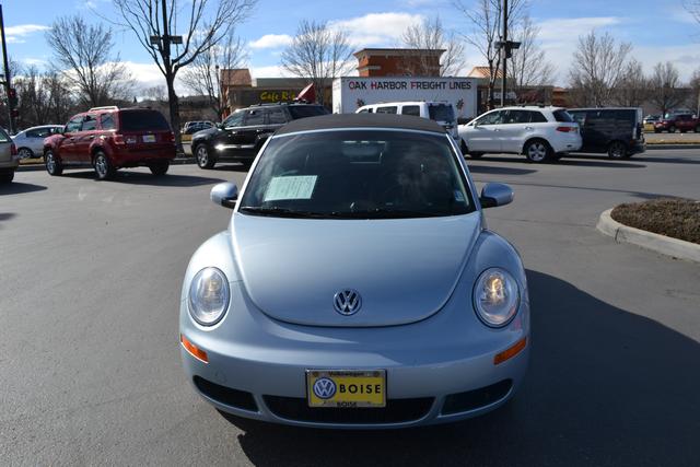 Volkswagen New Beetle 2010 photo 5