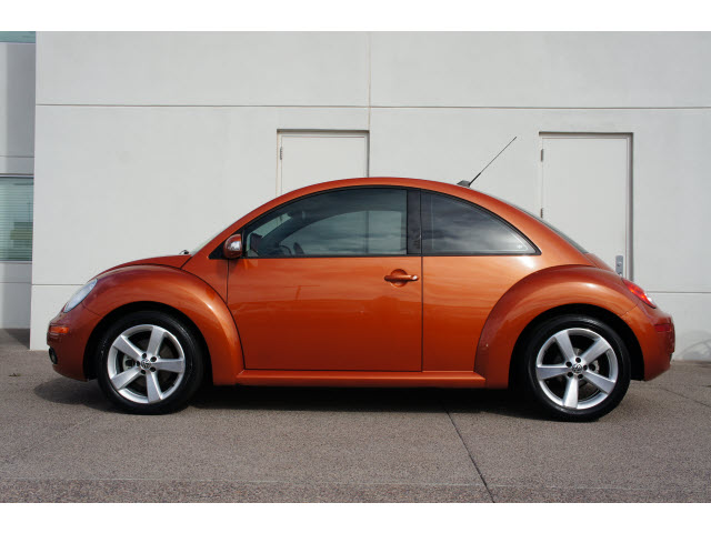 Volkswagen New Beetle 2010 photo 3
