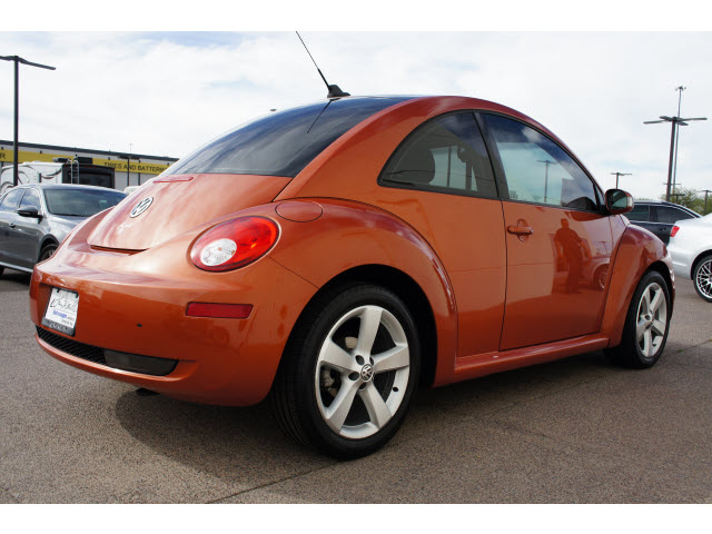 Volkswagen New Beetle 2010 photo 4