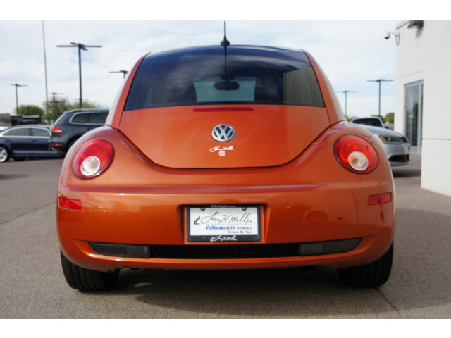 Volkswagen New Beetle 2010 photo 5