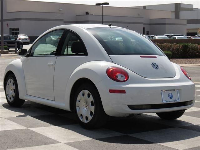 Volkswagen New Beetle 2010 photo 4