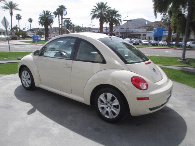 Volkswagen New Beetle 2010 photo 4