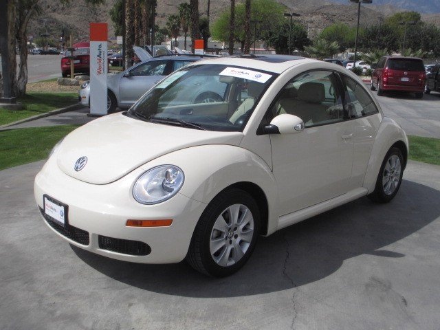 Volkswagen New Beetle 2010 photo 5