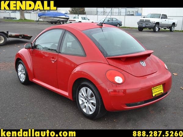 Volkswagen New Beetle 2010 photo 1