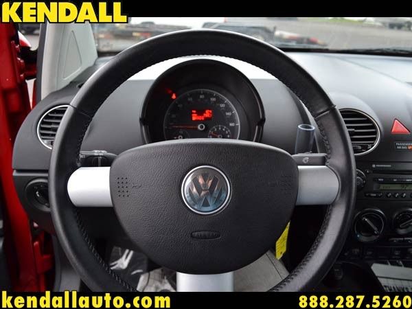 Volkswagen New Beetle 2010 photo 2