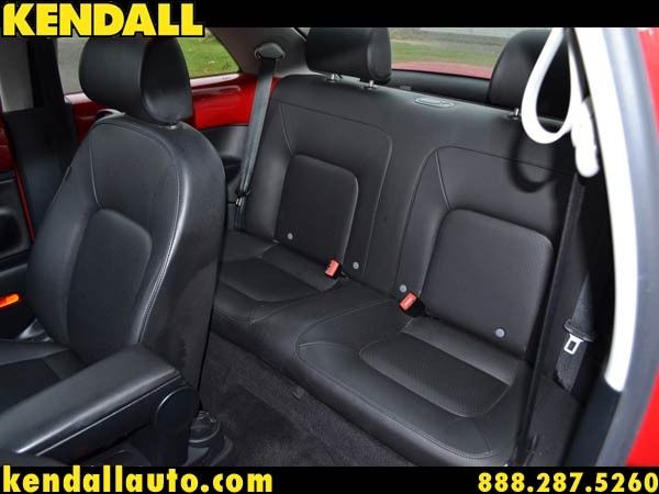 Volkswagen New Beetle 2010 photo 3