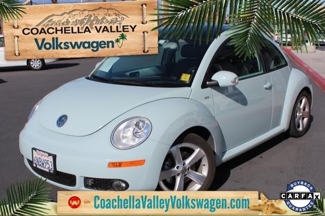 Volkswagen New Beetle 2010 photo 1