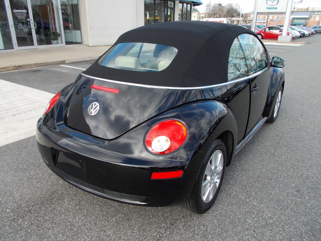 Volkswagen New Beetle 2010 photo 3