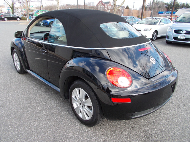 Volkswagen New Beetle 2010 photo 4