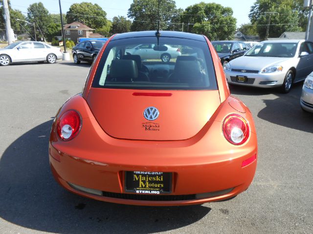 Volkswagen New Beetle Reg Cab 135.5 WB 4WD DRW Hatchback