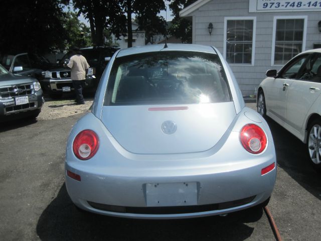 Volkswagen New Beetle Reg Cab 135.5 WB 4WD DRW Hatchback