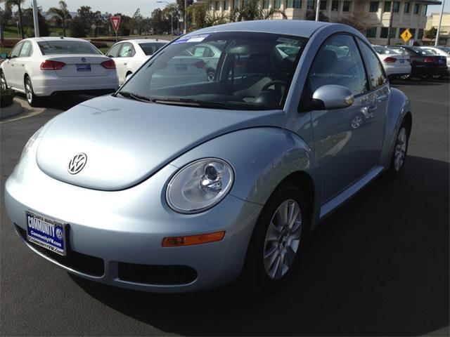 Volkswagen New Beetle 2010 photo 1