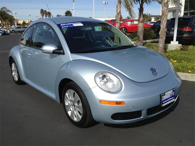 Volkswagen New Beetle 2010 photo 3