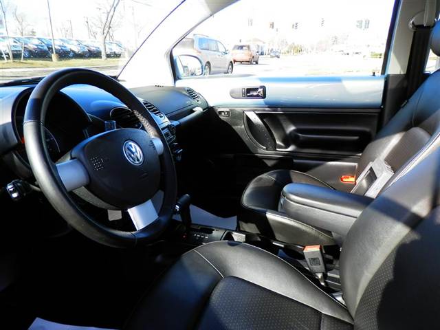 Volkswagen New Beetle 2010 photo 5