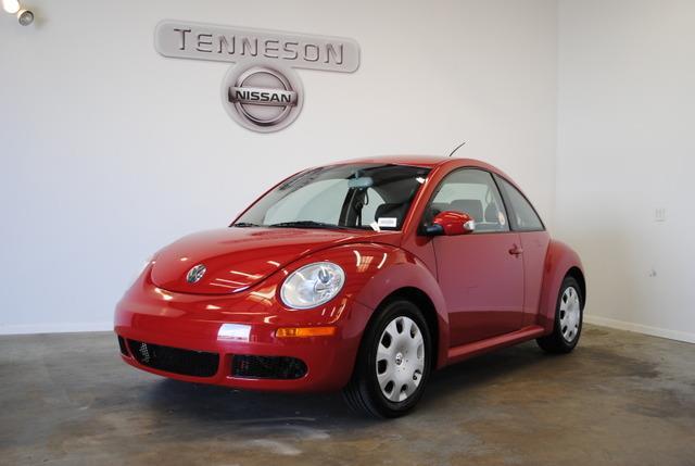 Volkswagen New Beetle 2010 photo 1