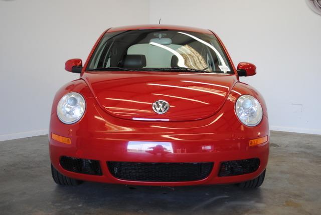 Volkswagen New Beetle 2010 photo 4