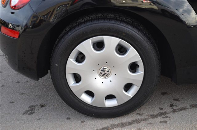 Volkswagen New Beetle 2010 photo 5