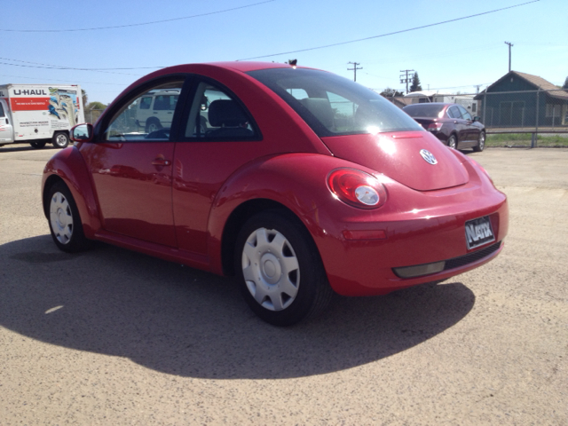 Volkswagen New Beetle 2010 photo 3
