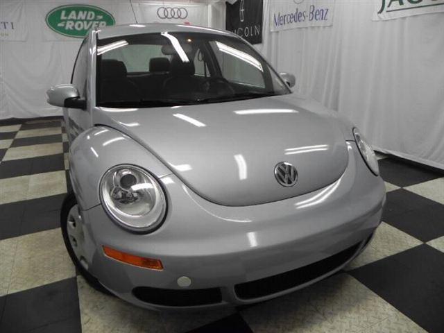 Volkswagen New Beetle 2010 photo 4