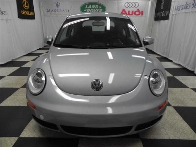 Volkswagen New Beetle 2010 photo 5